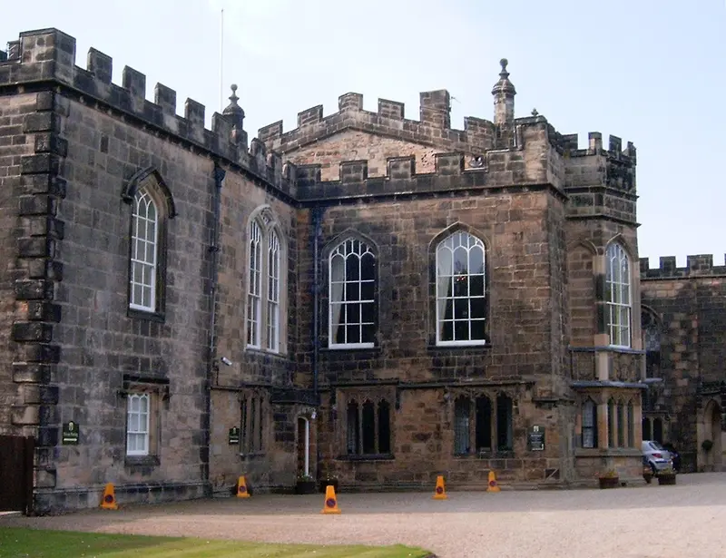 Auckland Castle: A crop of my previous version File:Auckland_Castle_8.jpg of this picture making it suitable for infobox