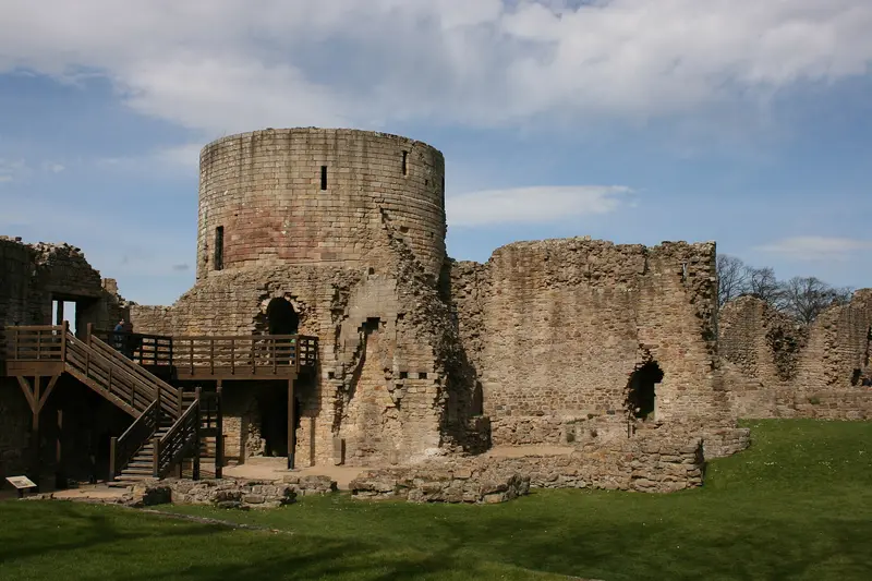Barnard Castle: Barnard Castle's round tower seen from within the castle