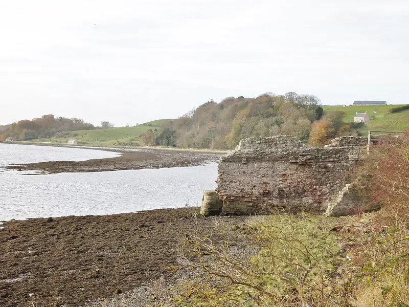 Berwick Castle: Berwick Castle defences at the River Tweed, Berwick-upon-Tweed, Northumbria.