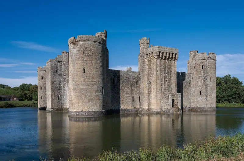 Bodiam Castle: Bodiam: BODIAM CASTLE, Grade I