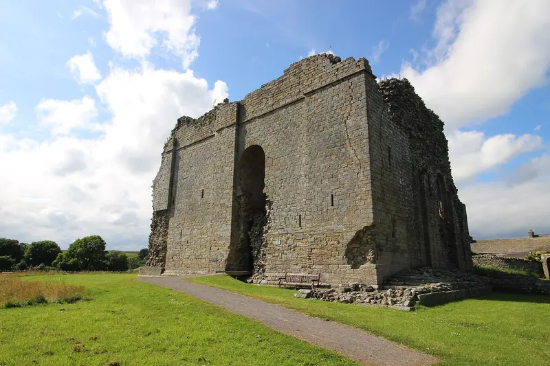 Bowes Castle: Bowes Castle .mw-parser-output .messagebox{margin:4px 0;width:auto;border-collapse:collapse;border:2px solid var(--border-color-progressive,#6485d1);background-color:
