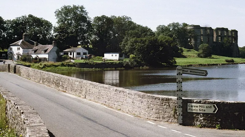 Carew Castle: Carew bridge and Castle