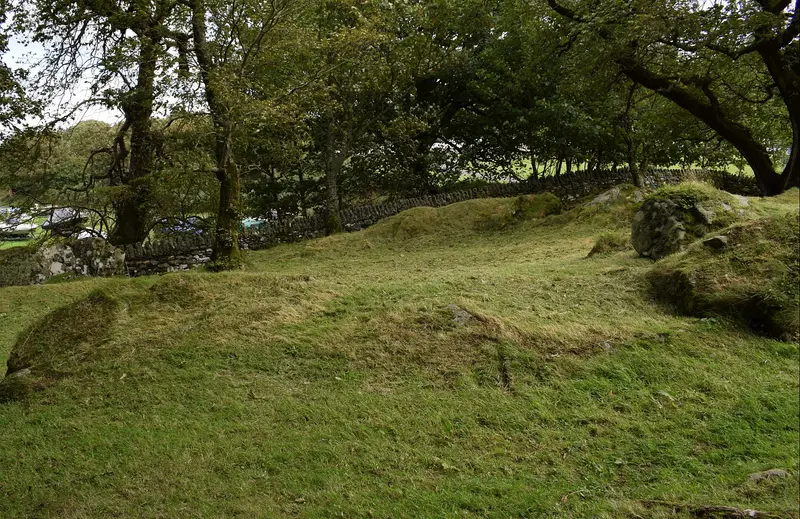 Castle Sween: Castle Sween - Lumps and bumps in its grounds
