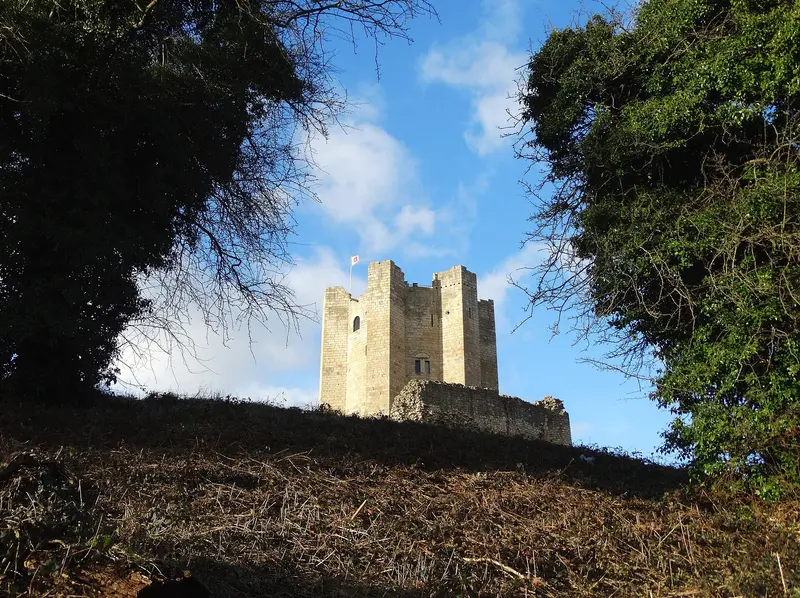 Conisbrough Castle: A view of the keep - Conisbrough Castle