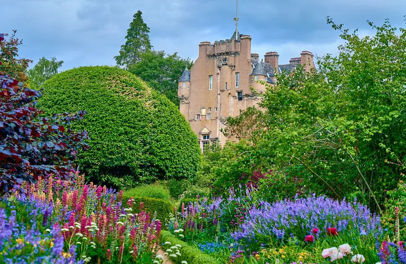 Crathes Castle: The castle from the gardens