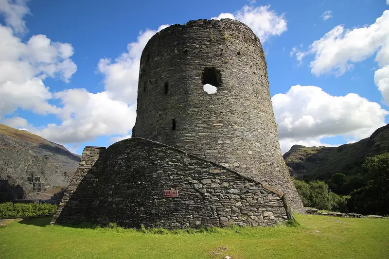 Dolbadarn Castle: This is a photo of listed building number