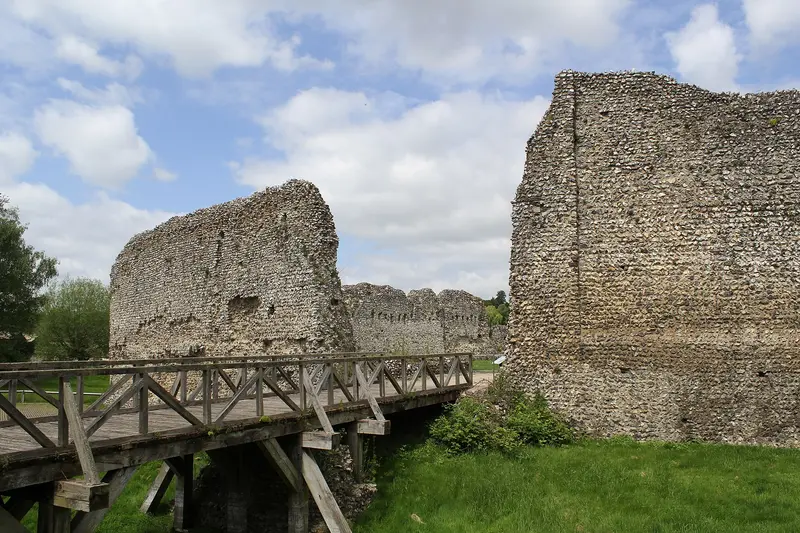 Eynsford Castle: The entrance to the castle