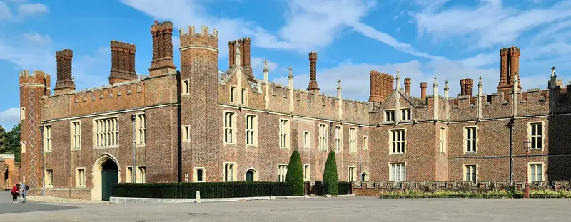 Hampton Court Palace: Hampton Court Palace