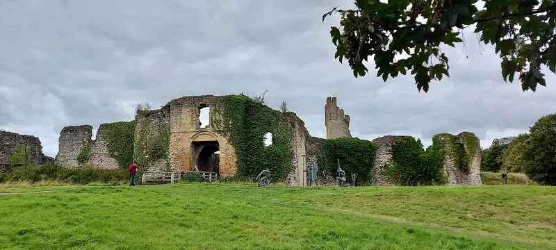 Helmsley Castle: Helmsley, Helmsley Castle.