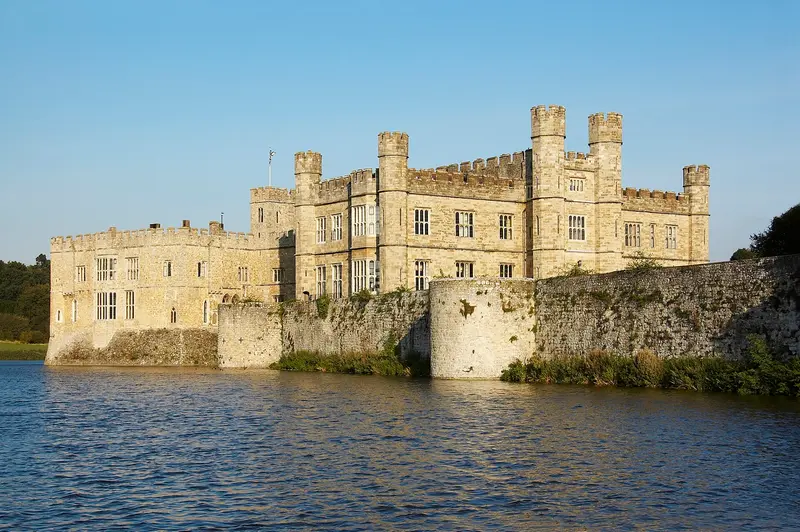 Leeds Castle: Leeds Castle in Kent UK