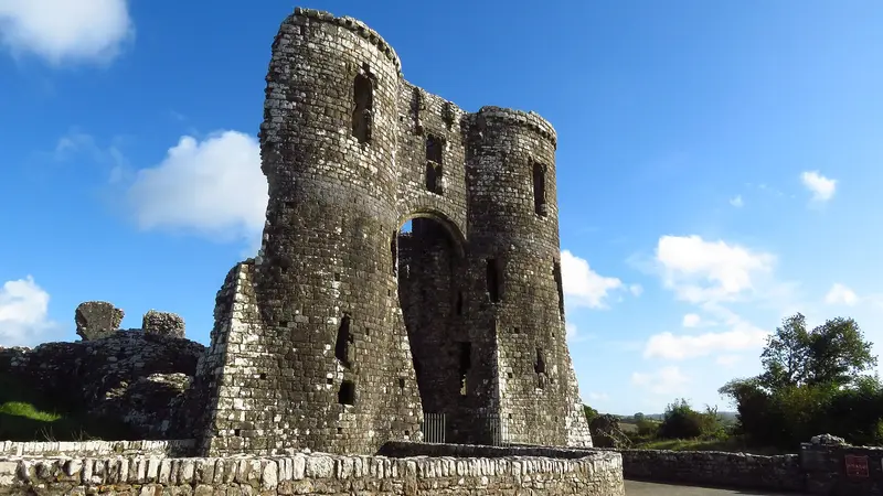 Llawhaden Castle: Llawhaden Castle - Gatehouse