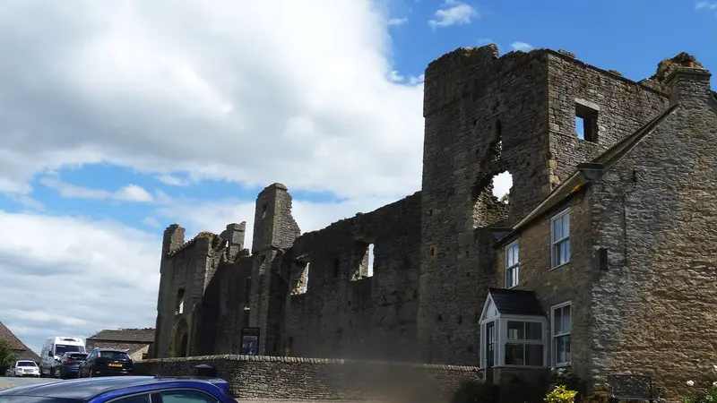 Middleham Castle: Middleham Castle [1]