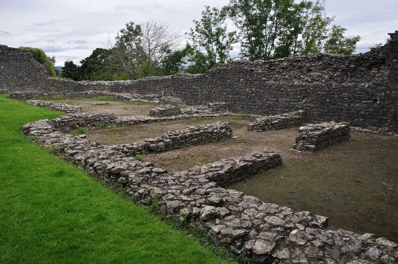 Newcastle Castle, Bridgend: Bridgend : Newcastle Castle Ruins