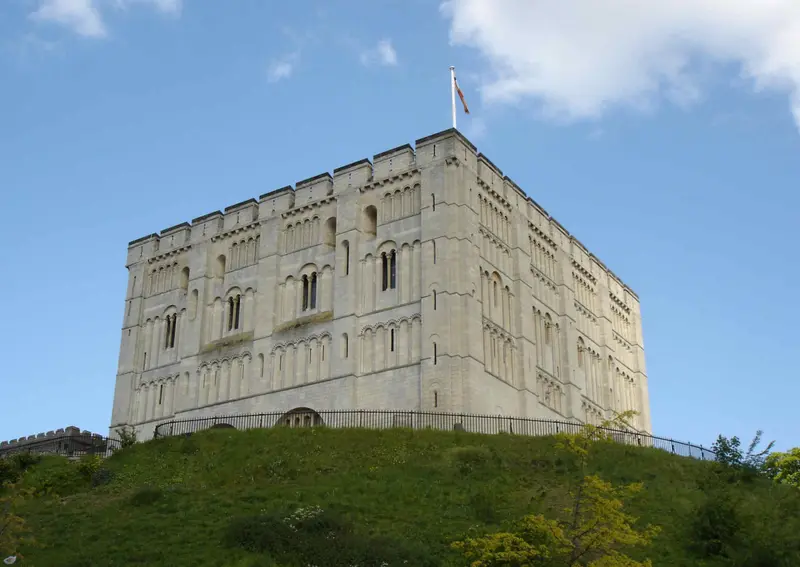 Norwich Castle: Norwich castle, UK, May 2005, en:User:Bluemoose