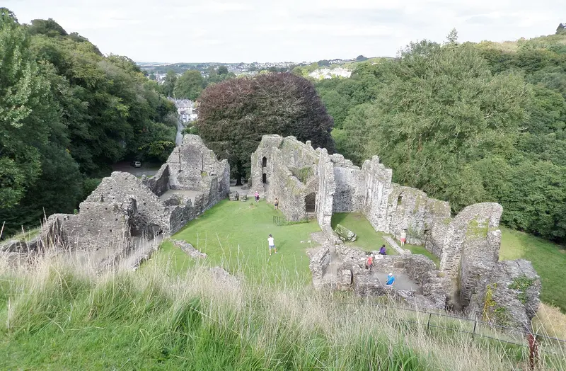 Okehampton Castle: Okehampton Castle bailey, South Devon, England.