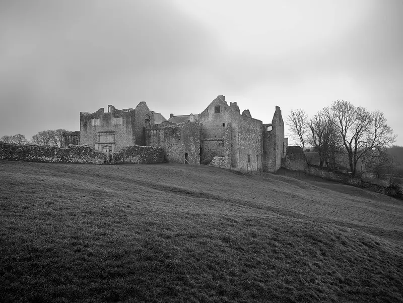 Old Beaupre Castle: Old Beaupre Castle in Vales of Glamorgan