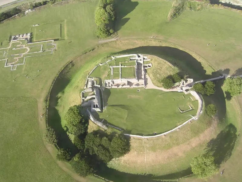 Old Sarum: Old Sarum .mw-parser-output .messagebox{margin:4px 0;width:auto;border-collapse:collapse;border:2px solid var(--border-color-progressive,#6485d1);background-color:var(--