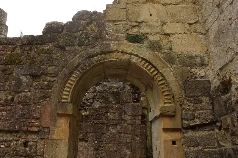 Old Wardour Castle: Arch, Old Wardour Castle