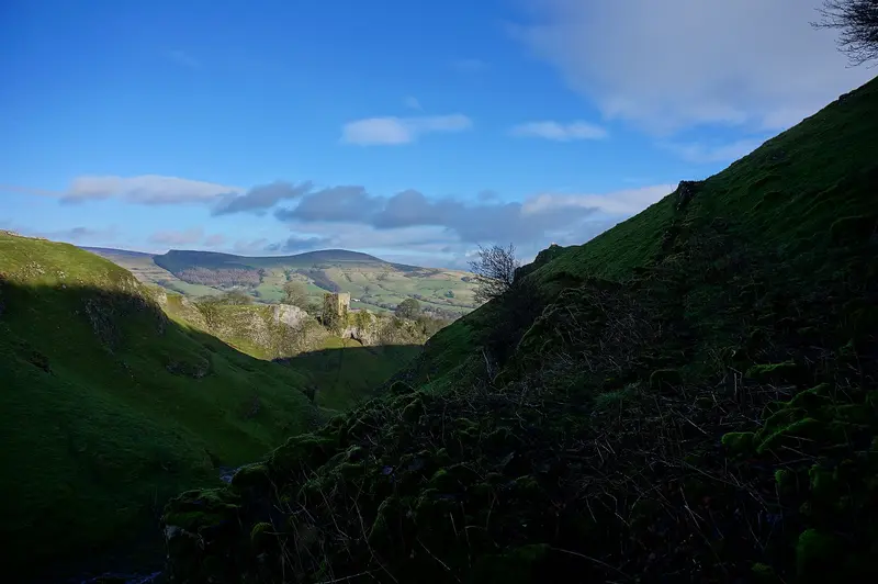 Peveril Castle: Cave Dale and Peveril Castle