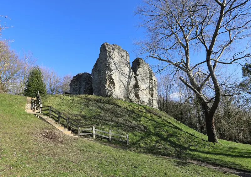 Sutton Valence Castle: Ruins Of Sutton Castle .mw-parser-output .messagebox{margin:4px 0;width:auto;border-collapse:collapse;border:2px solid var(--border-color-progressive,#6485d1